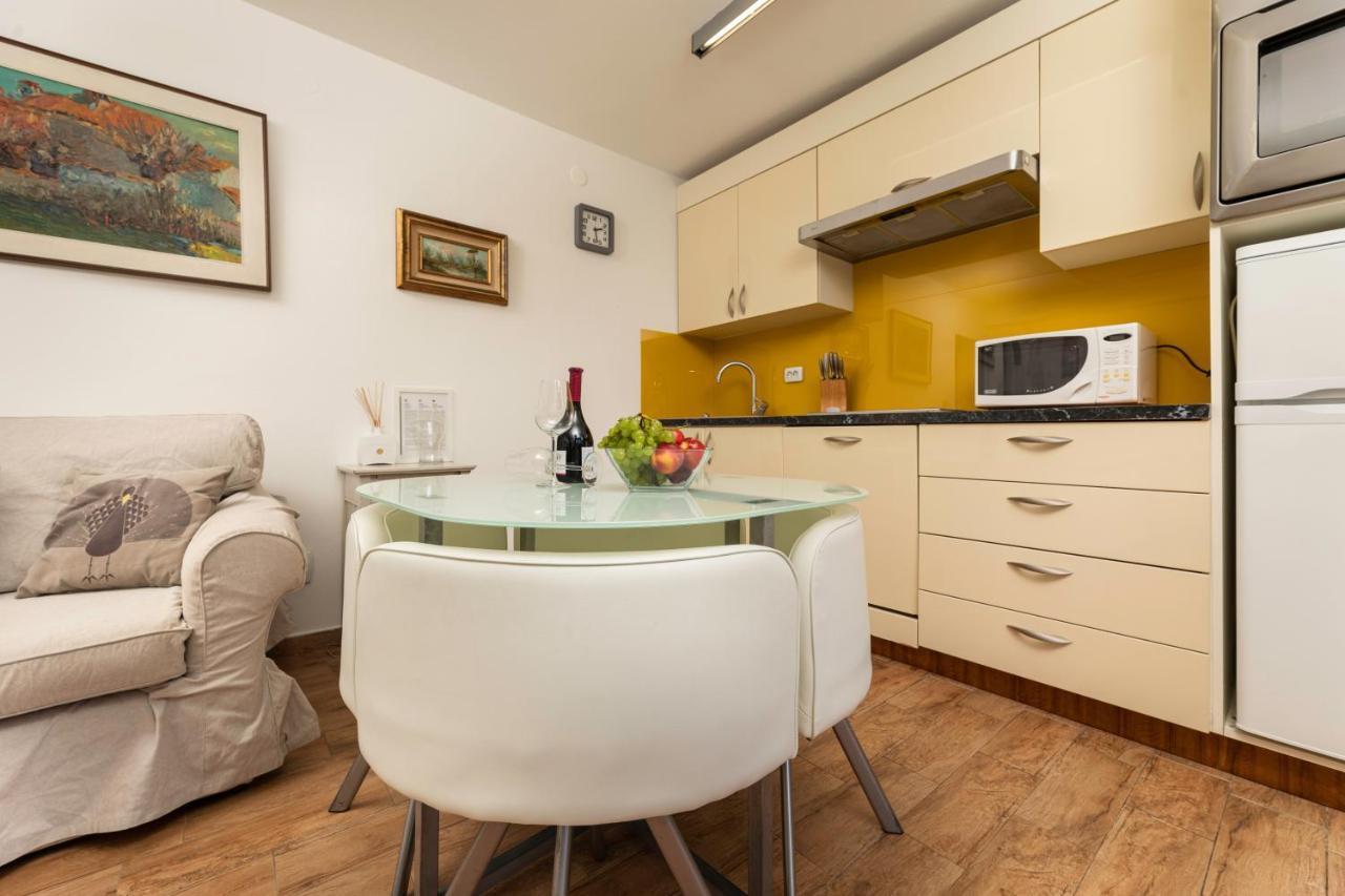 Apartments Ana Malinska Eksteriør billede