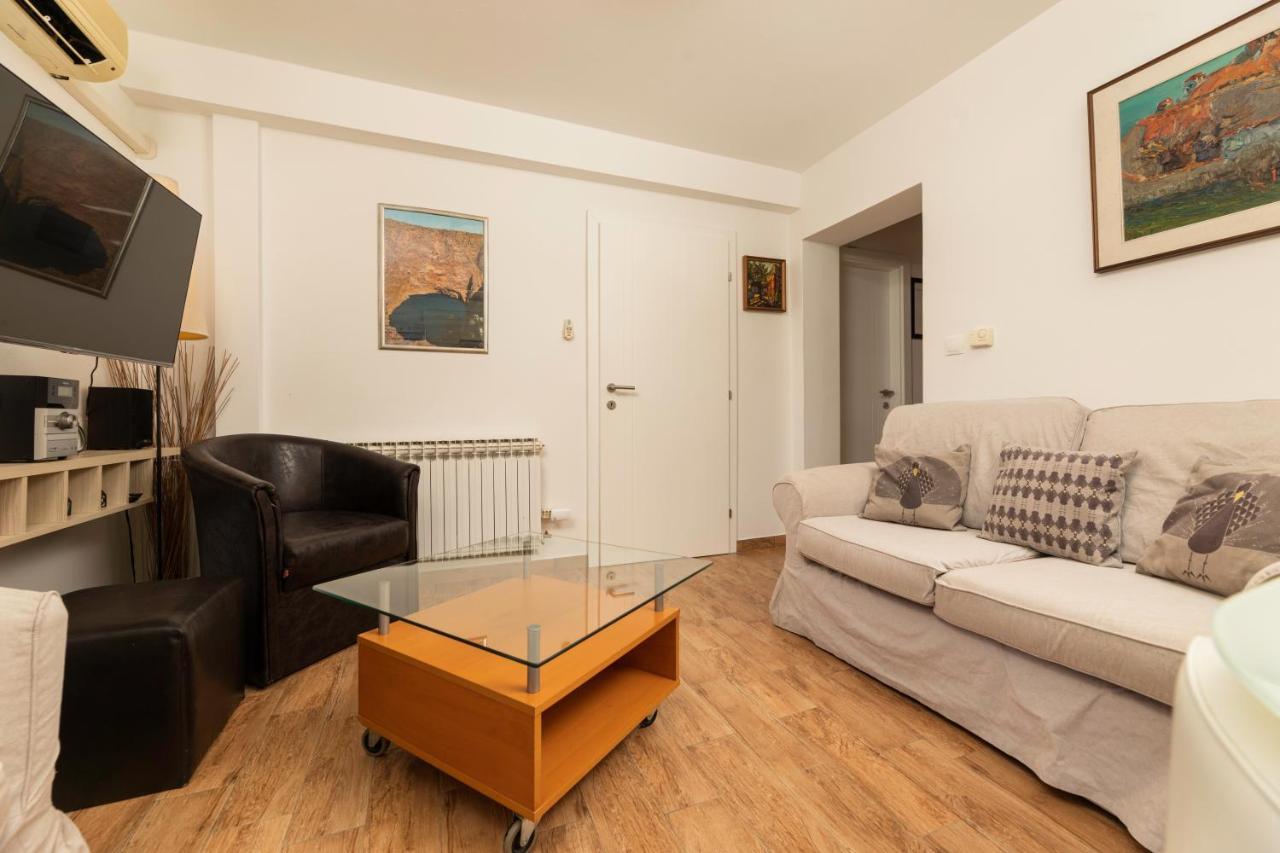 Apartments Ana Malinska Eksteriør billede